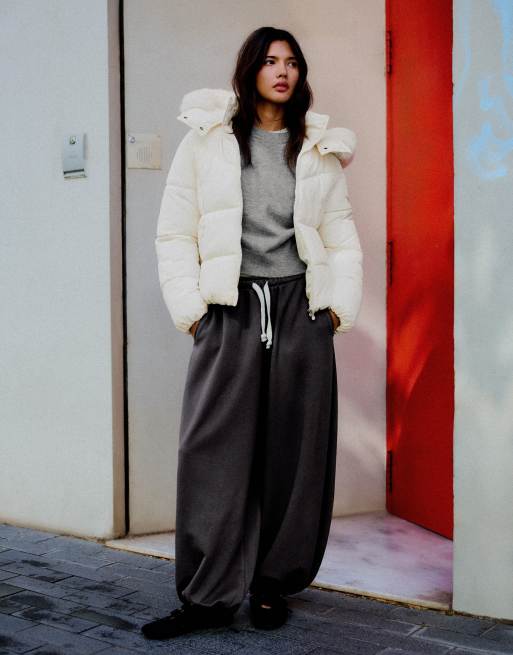 Bershka Padded jacket with fur hood in ecru, 4 of 5