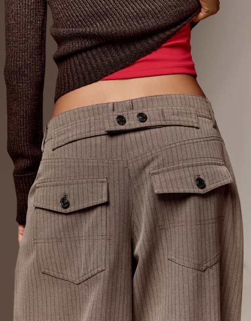 Bershka pantalon barrel avec boucle au dos marron, 3 de 3