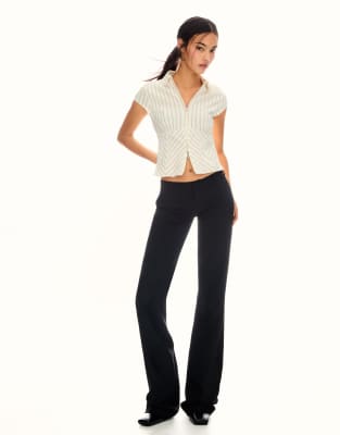 Bershka - Pantalon bootcut taille basse - Noir