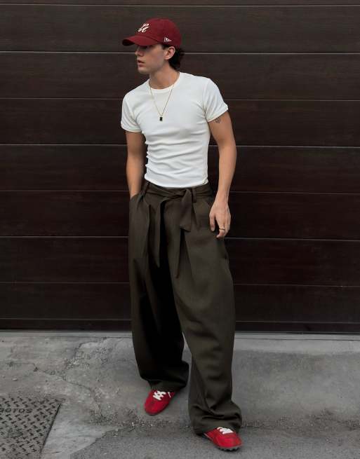 Bershka - Pantalon bouffant à pinces et ceinture - Kaki, 7 de 7