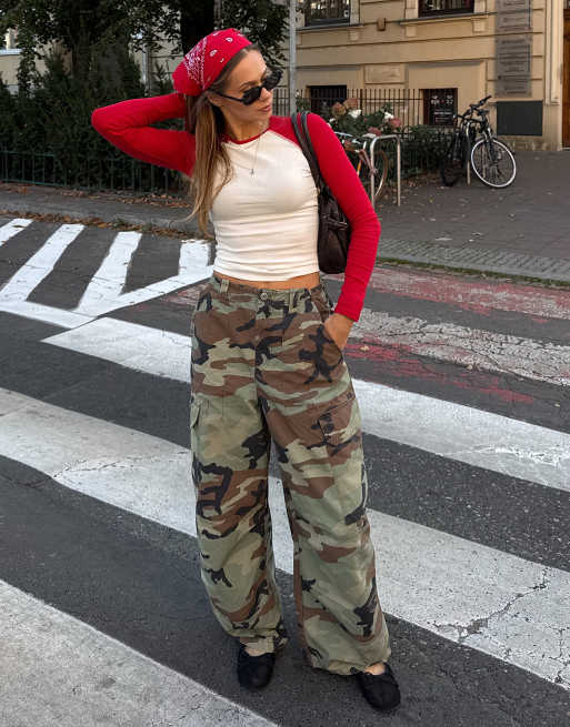 Bershka pantalon cargo camouflage vert, 3 de 5