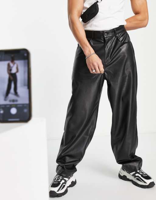 Bershka - Pantalon en similicuir - Noir