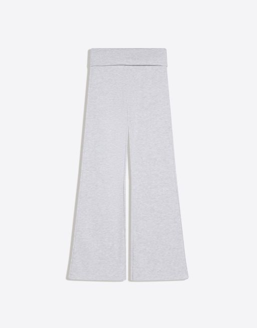 Bershka - Pantalon évasé en tissu duveteux à écusson - Gris clair, 4 de 4