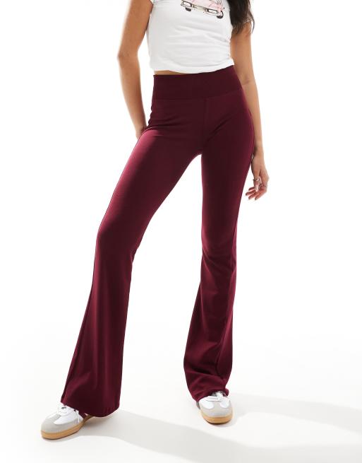 Bershka - Pantalon évasé sculptant à taille haute en jersey - Bordeaux