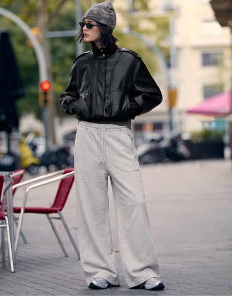 Bershka pantalon parachute en peluche gris clair - view 1