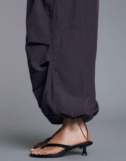 Bershka pantalon parachute technique violet foncé, 4 de 5