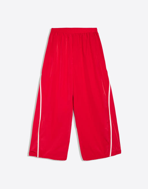 Bershka pantalon technique à bandes latérales rouge, 5 de 5