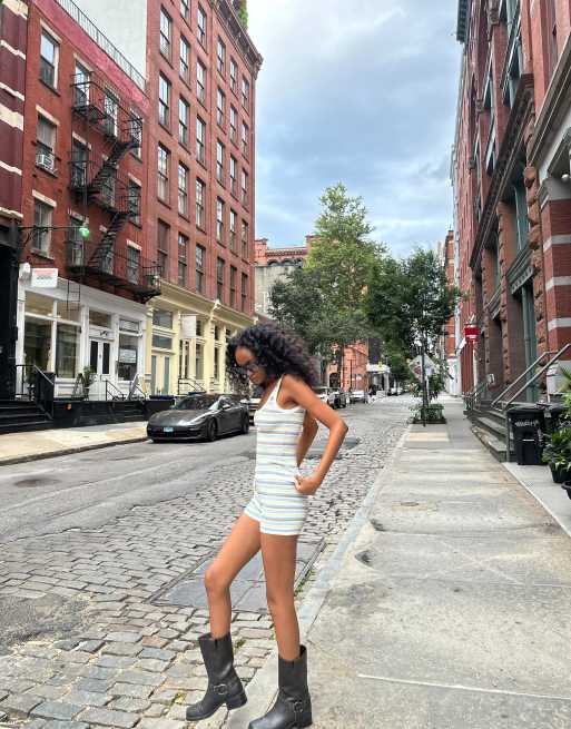 Bershka - Pantaloncini bianchi a righe multicolore