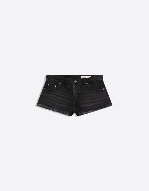 Bershka - Pantaloncini corti in denim neri con fondo sfrangiato, 5 di 6