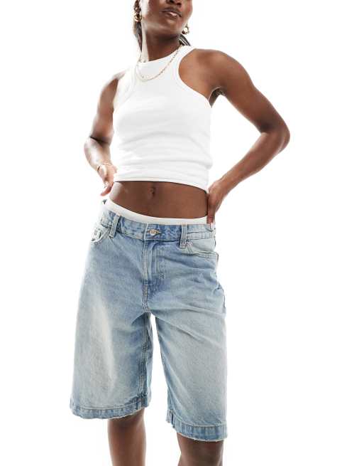 Bershka Pantaloncini di jeans ampi taglio lungo azzurro slavato