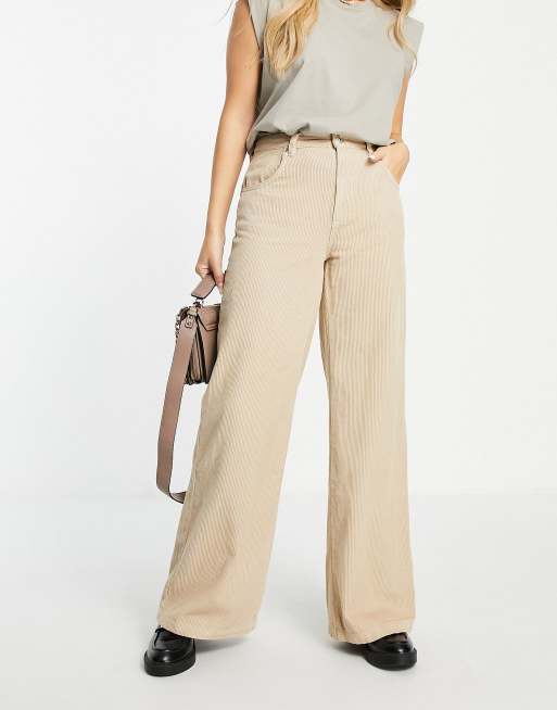 Bershka - Pantaloni a fondo ampio in velluto a coste color écru   