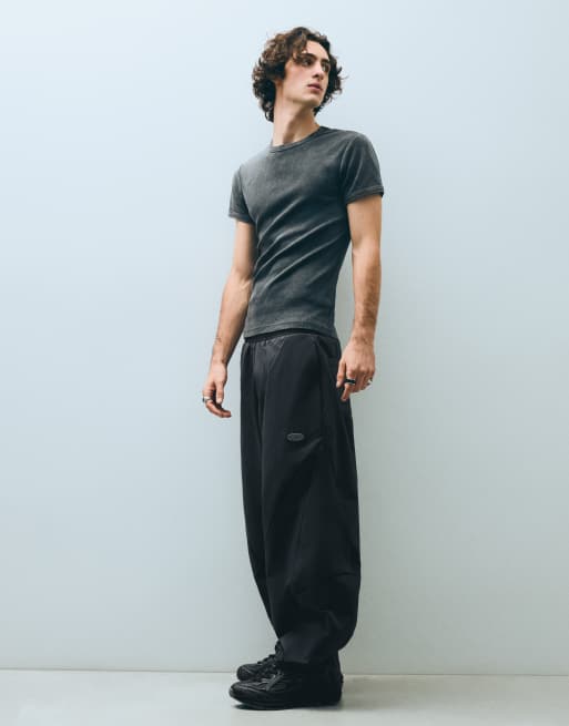 Bershka pantaloni barrel tecnici neri, 2 di 5