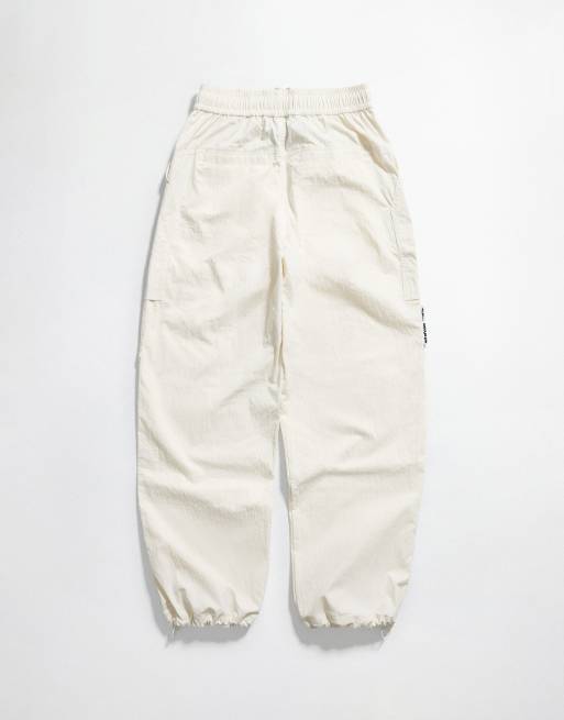 Bershka pantaloni cargo bianchi, 5 di 5