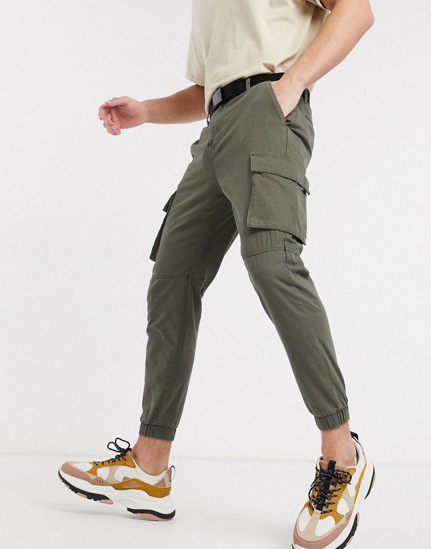 Bershka - Pantaloni cargo color kaki con cintura-Verde