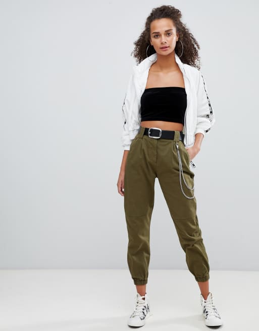 Bershka Pantaloni cargo con catena