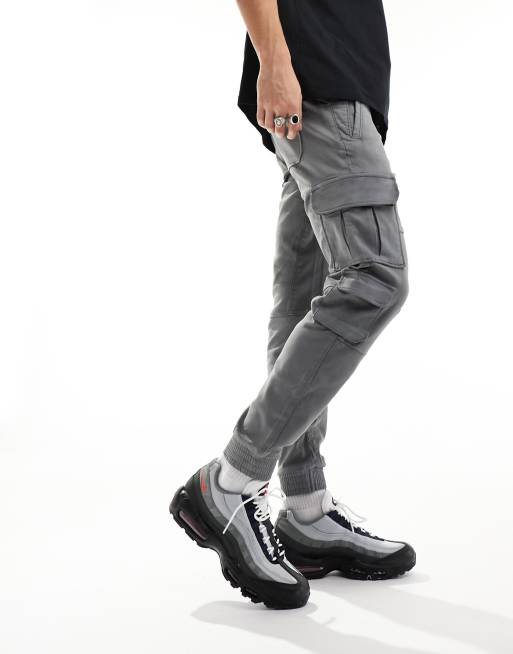 Bershka - Pantaloni cargo grigi con tasche a contrasto