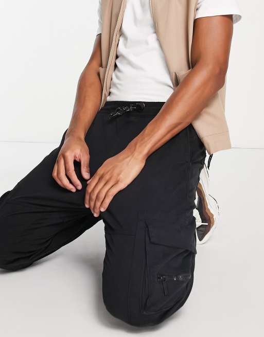 Bershka - Pantaloni cargo neri, 3 di 4