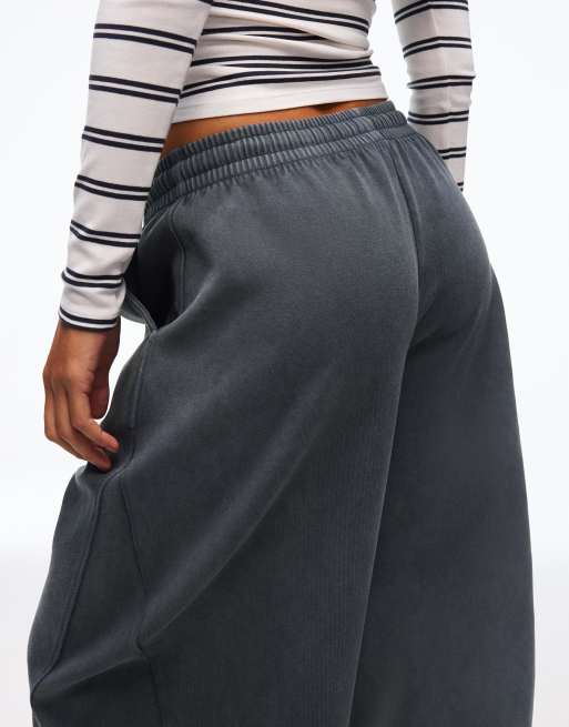 Bershka - Pantaloni felpati bombati grigio scuro con fermacorda, 2 di 5