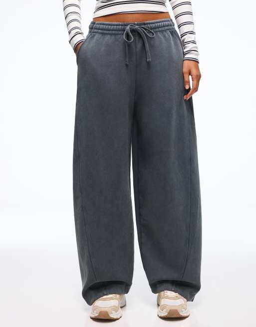 Bershka - Pantaloni felpati bombati grigio scuro con fermacorda, 5 di 5