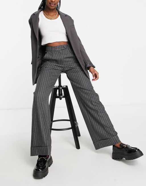 Bershka - Pantaloni gessati grigi a fondo super ampio