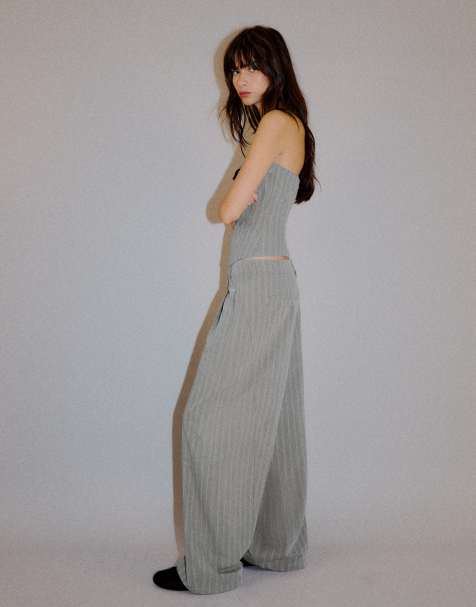 Bershka - Pantaloni in tessuto doppiato grigi con pinces - view 1