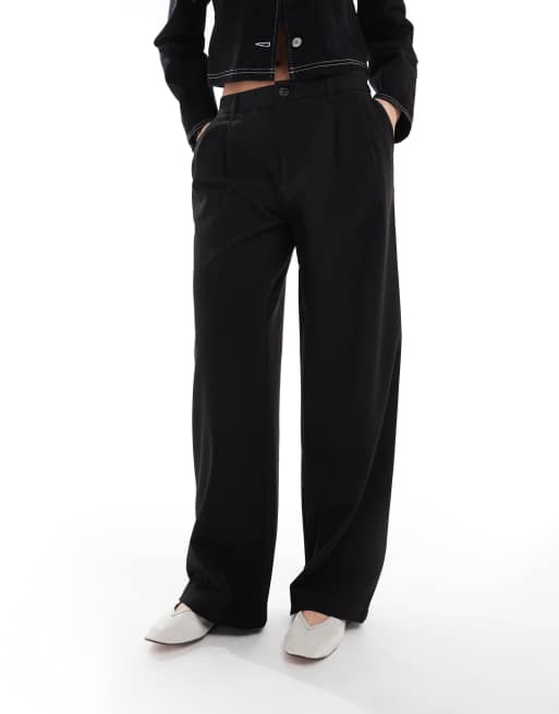 Bershka - Pantaloni sartoriali a fondo ampio neri con pieghe