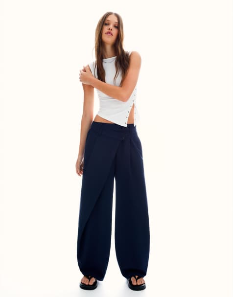 Bershka - Pantaloni sartoriali blu navy con incrocio in vita - view 1