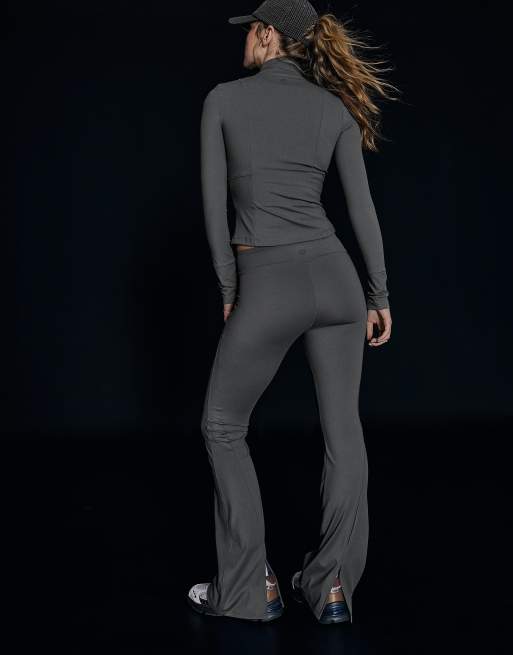 Bershka pantaloni svasati in tessuto tecnico grigio, 2 di 6