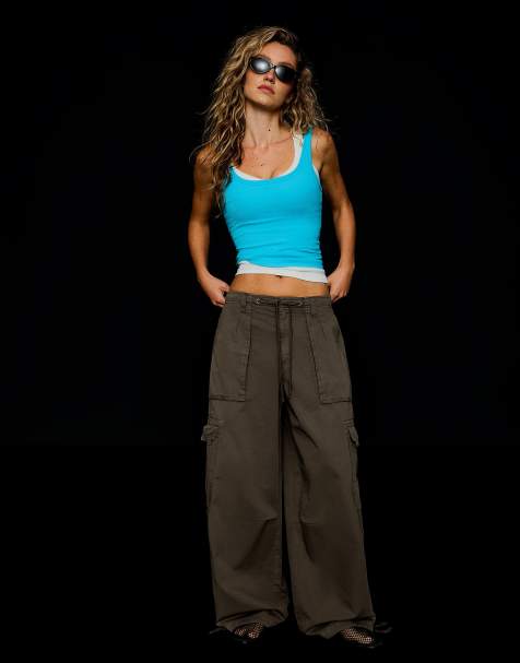 Bershka parachute cargobroek in beige - view 1