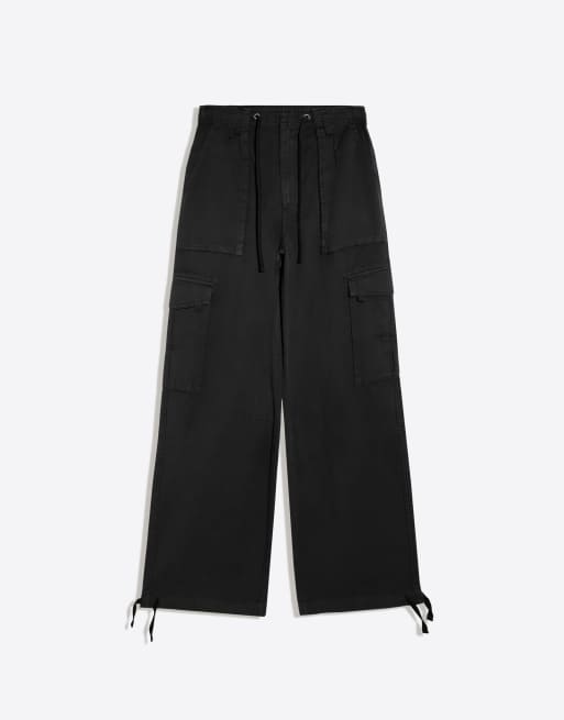 Bershka parachute cargobukser i sort, 5 af 5