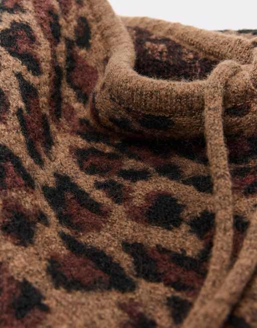 Bershka passamontagna in maglia animalier marrone, 1 di 3