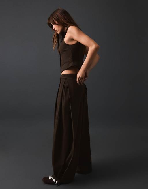 Bershka Petite ballonbroek met knopen in bruin, 2 van 5
