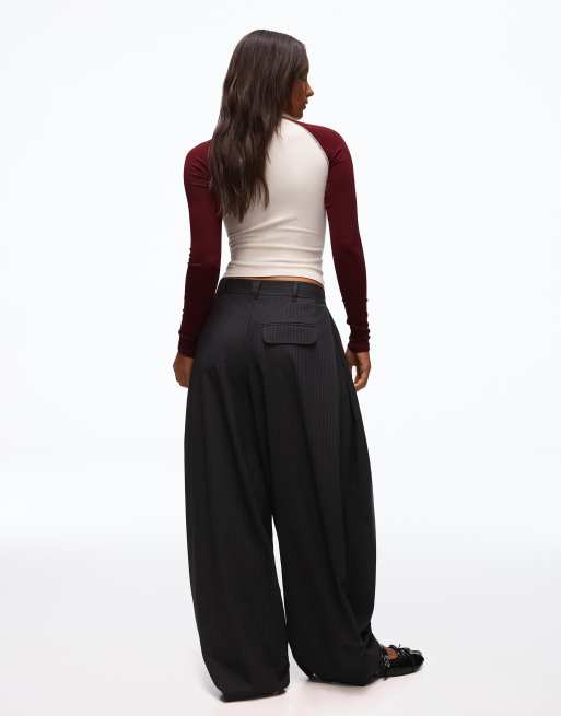 Bershka Petite ballonbroek met knopen in zwart en wit, 3 van 5
