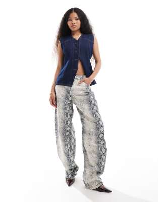 Petite balloon jeans in snakeskin print-Multi