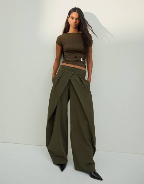 Bershka Petite barrel trousers with pleats in khaki - view 1