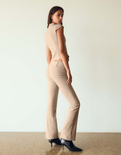 Bershka Petite bengaline flared broek in ecru, 3 van 5