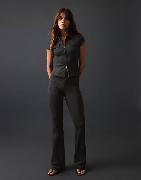 Bershka Petite bengaline flared broek in grijs - view 1