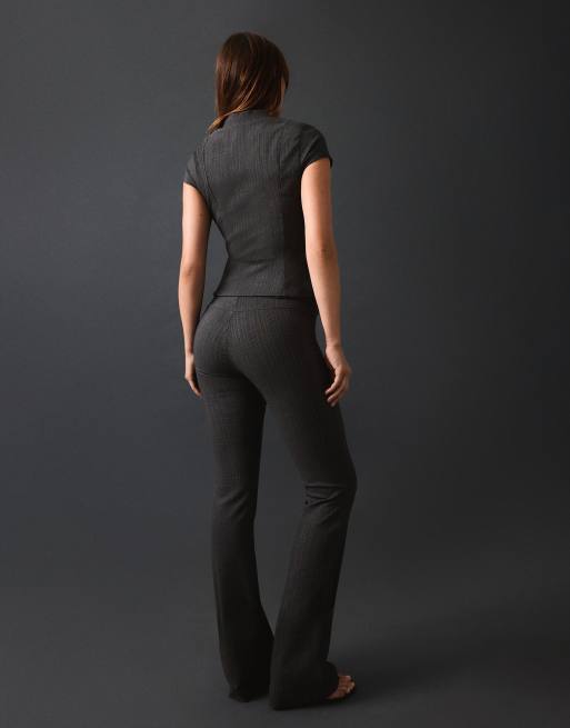 Bershka Petite bengaline flared broek in grijs, 3 van 5