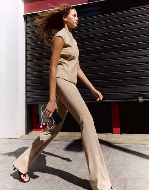 Bershka Petite bengaline flared trousers in ecru, 2 of 5