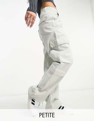 BERSHKA PETITE DRAWSTRING WAIST CARGO PANTS IN PALE GRAY