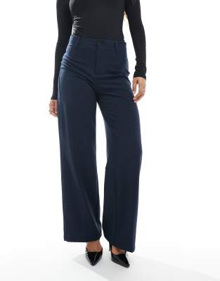 Bershka Petite - Elegante Hose in Marineblau mit hohem Bund und weitem Bein