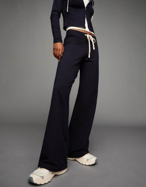 Bershka Petite – Flauschige Jersey-Hose in Marineblau - view 1