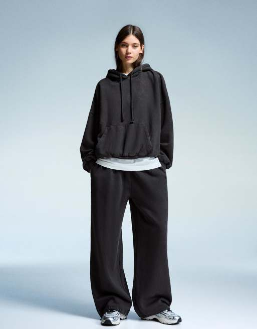Bershka Petite – Flauschige Jogginghose in Grau mit Stoppern