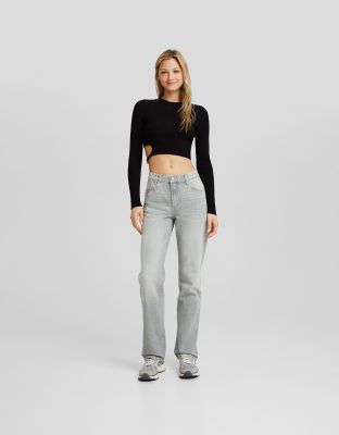 Bershka Petite - Gerade geschnittene Jeans in verwaschenem Grau