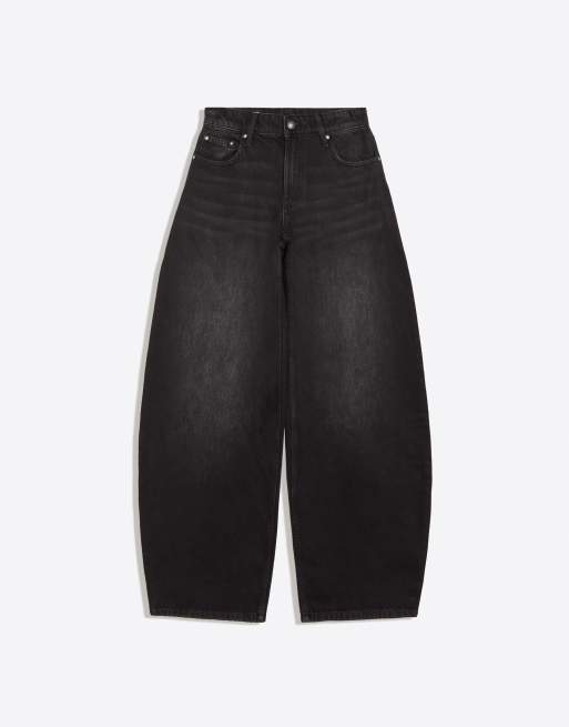 Bershka Petite high-waist barrel jeans in black, 5 of 5