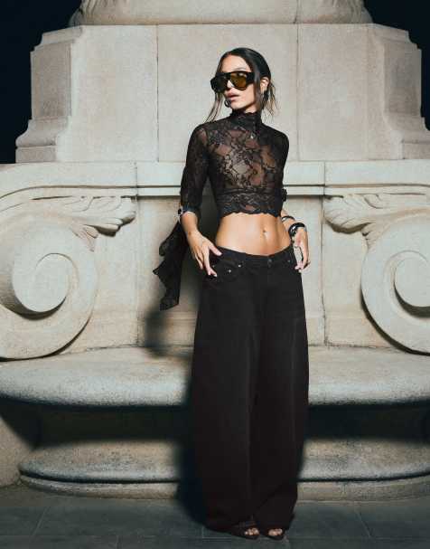Bershka Petite High-Waist Barrel Jeans in Schwarz - view 1
