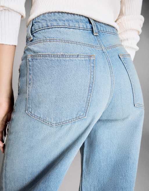 Bershka Petite High-Waist Wide-Leg Jeans mit Rissen in Hellblau, 4 von 6