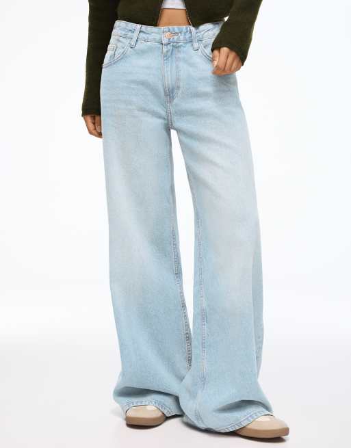 Bershka Petite højtaljede jeans med brede lige ben i lyseblå, 4 af 5