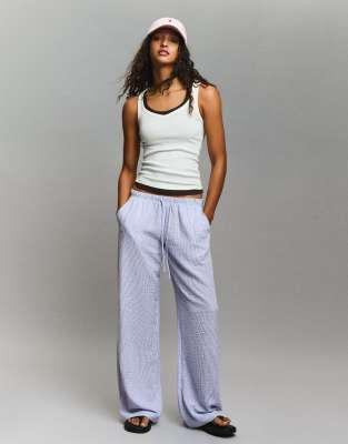 Bershka Petite - Hose aus Leinenmix in Blau mit elastischem Bund-Marineblau