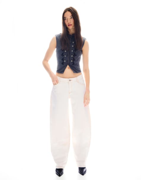 Bershka Petite - Jean baggy bouffant à taille basse - Écru - view 1